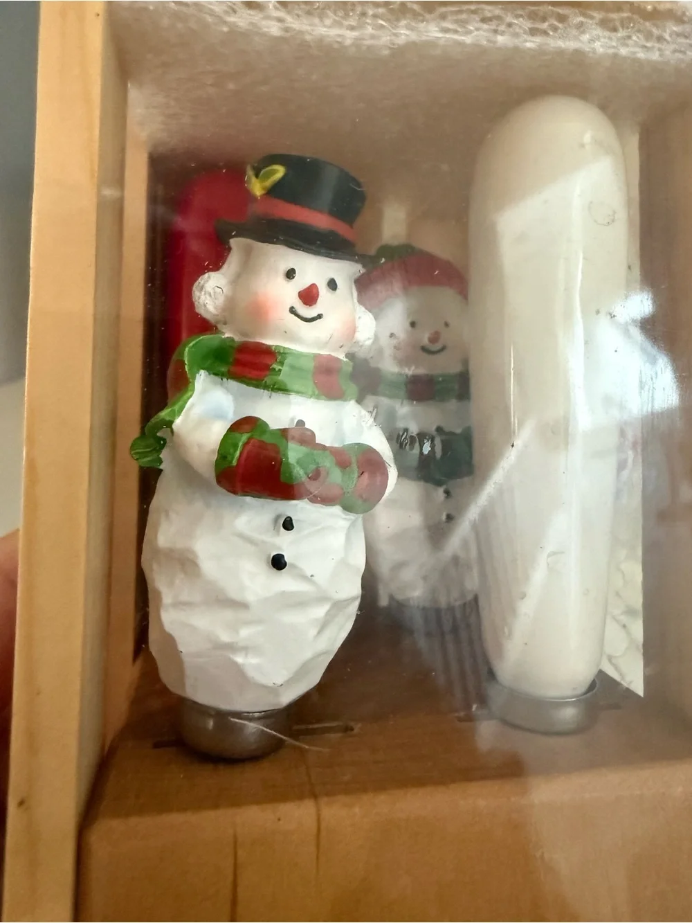 Out of the Woods of Oregon Christmas Theme Spreaders - White & Red
